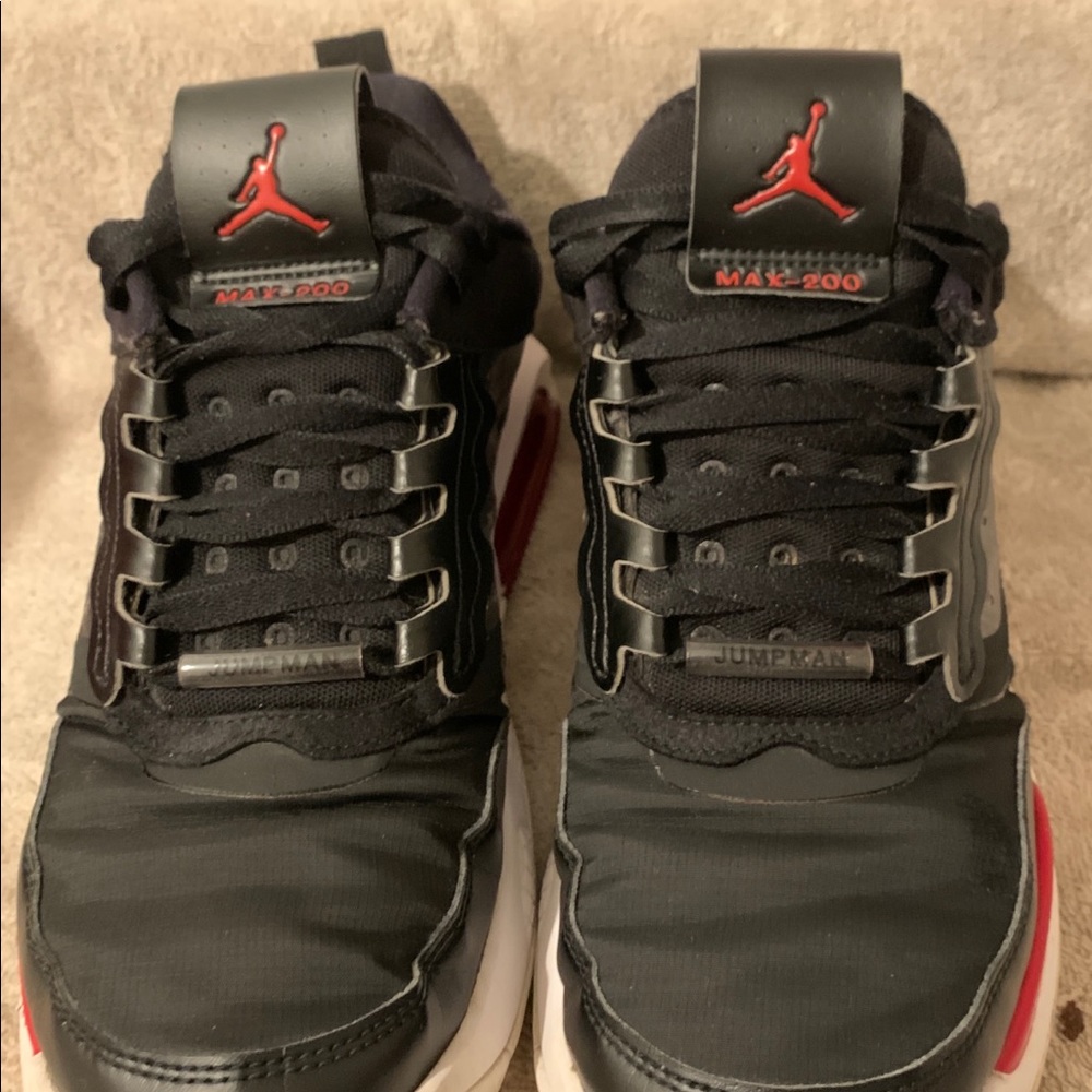 Air Jordan max 200